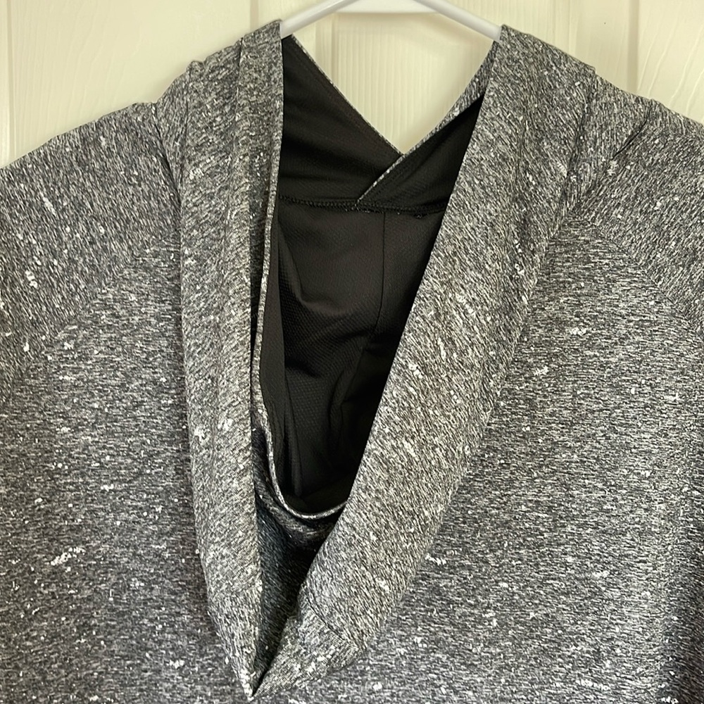 lululemon athletica Men’s Heathered Dark Gray Long-Sleeve Hoodie - Picture 7 of 8